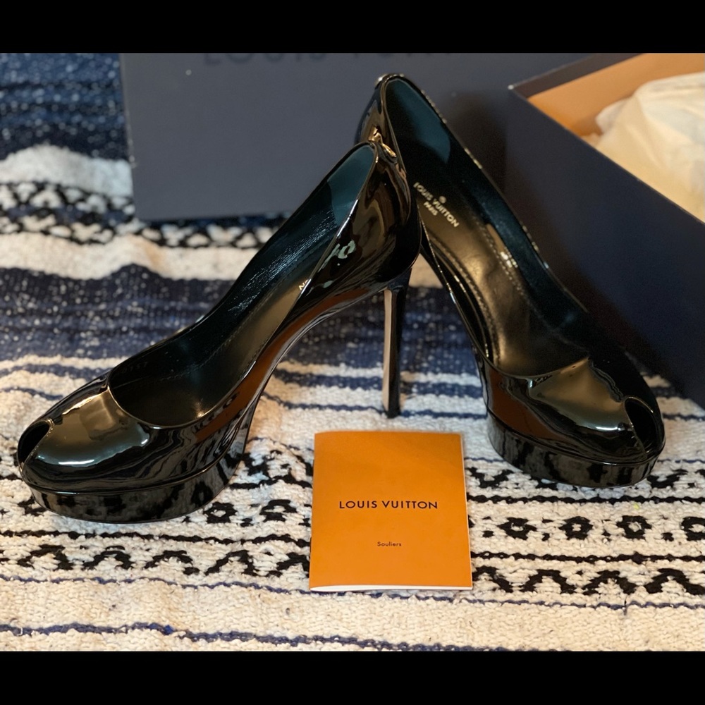 NEW! Louis Vuitton Rendez Vous Open Toe Pump